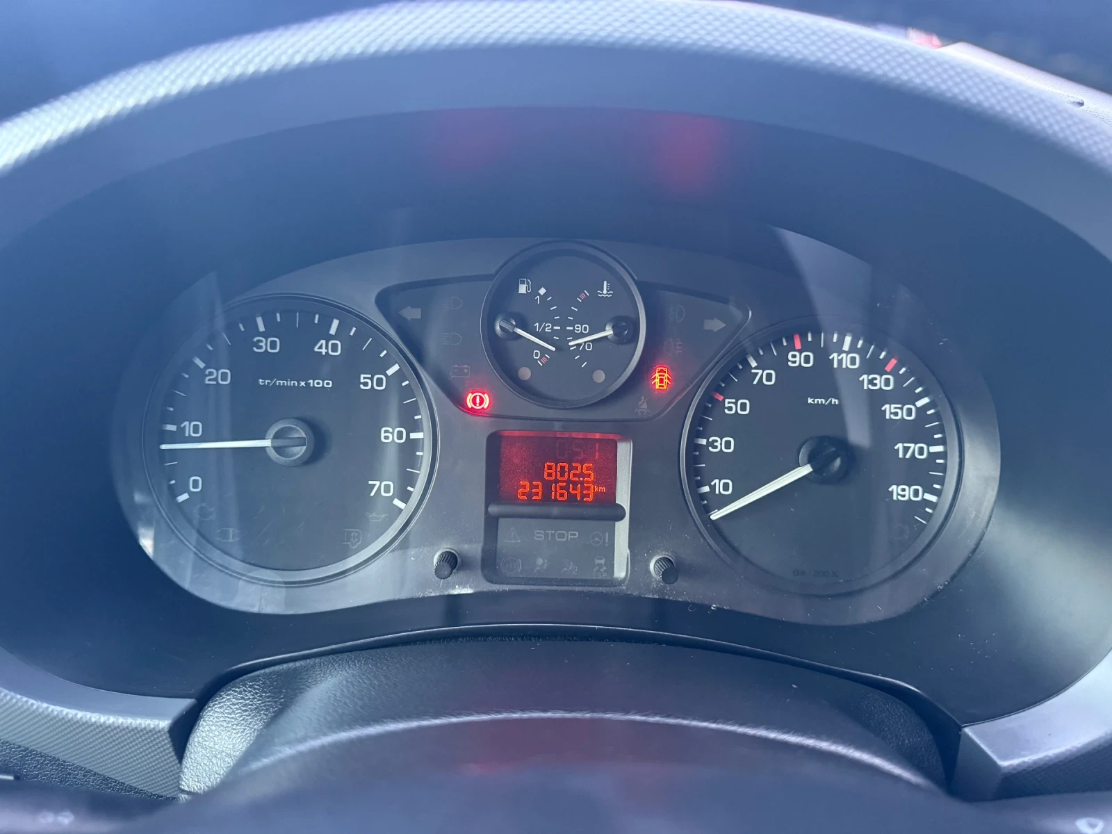 Peugeot Partner 1.6 HDI ХЛАДИЛНА, снимка 12 - Автомобили и джипове - 56069882