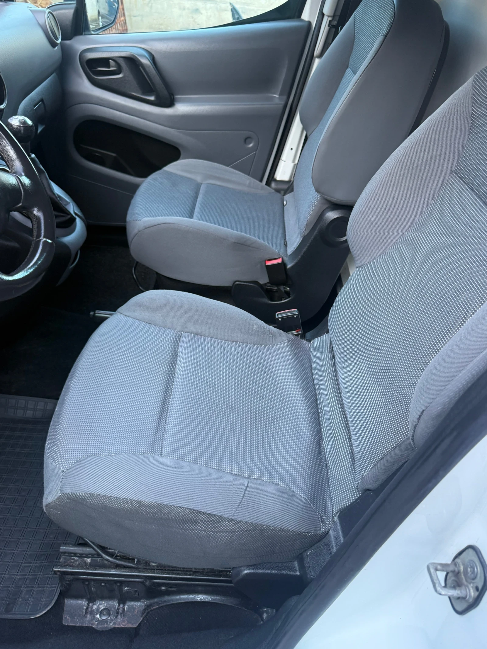 Peugeot Partner 1.6 HDI ХЛАДИЛНА, снимка 9 - Автомобили и джипове - 56069882