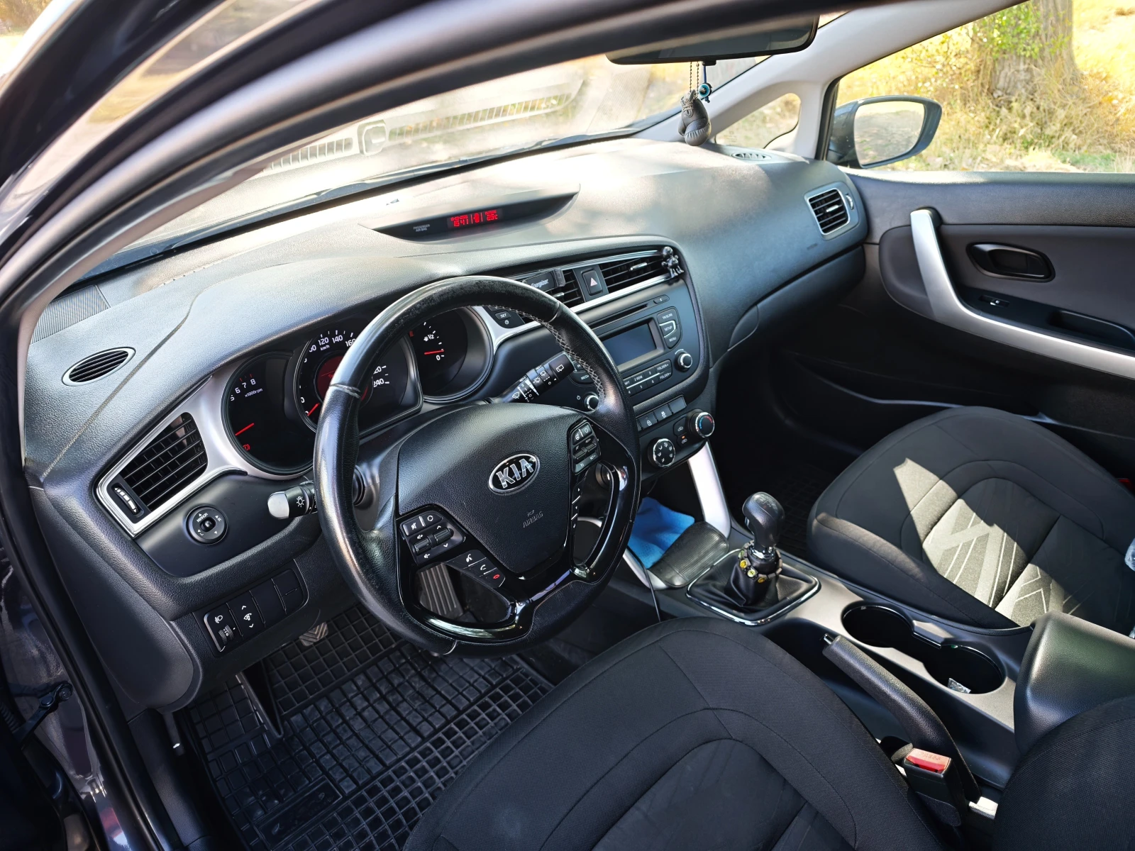 Kia Ceed 1.4 CVVT 100 кс, снимка 11 - Автомобили и джипове - 56198094