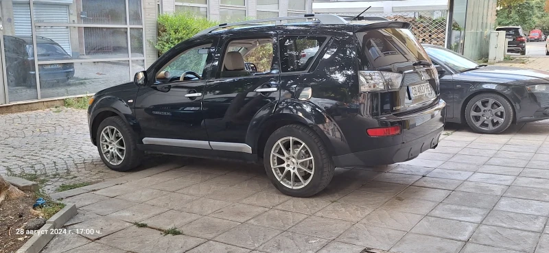 Mitsubishi Outlander, снимка 4 - Автомобили и джипове - 48603272