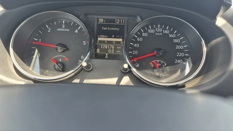 Nissan Qashqai 1.5 DCI, снимка 6 - Автомобили и джипове - 51171840