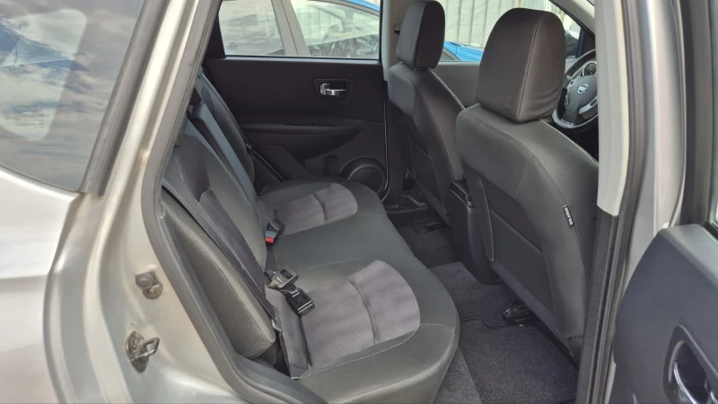 Nissan Qashqai 1.5 DCI, снимка 11 - Автомобили и джипове - 51171840