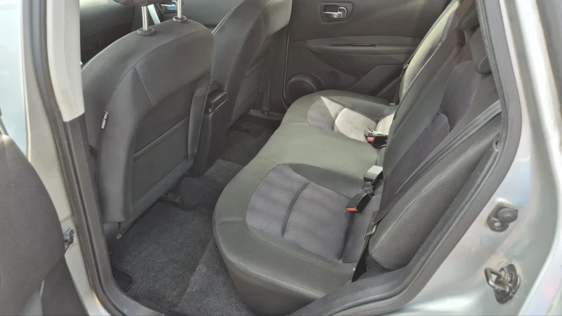 Nissan Qashqai 1.5 DCI, снимка 9 - Автомобили и джипове - 51171840