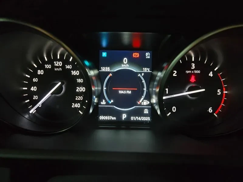 Land Rover Discovery 2.0 Sd4 Se, снимка 8 - Автомобили и джипове - 55698818