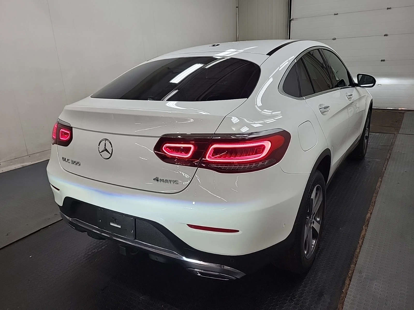 Mercedes-Benz GLC 300 COUPE 300 4MATIC - изображение 2