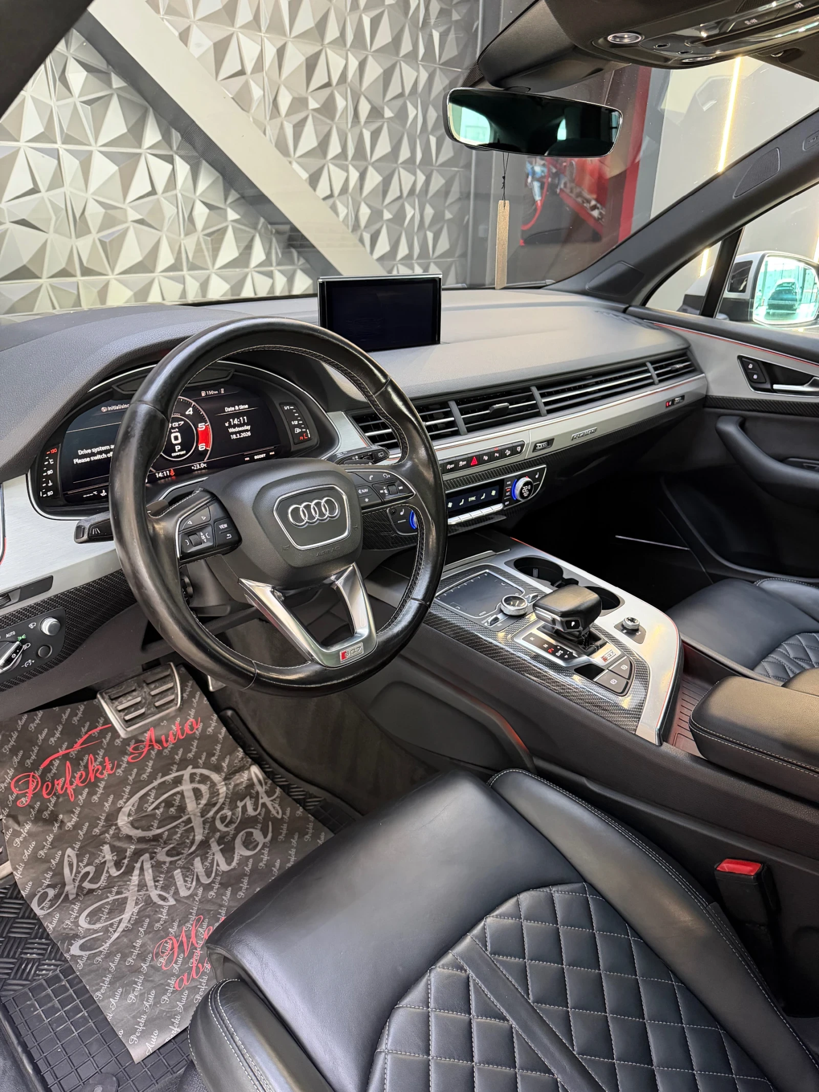 Audi SQ7 QUATTRO * MAXTON * ПАНОРАМА * HEAD UP * BOSE, снимка 8 - Автомобили и джипове - 53889766