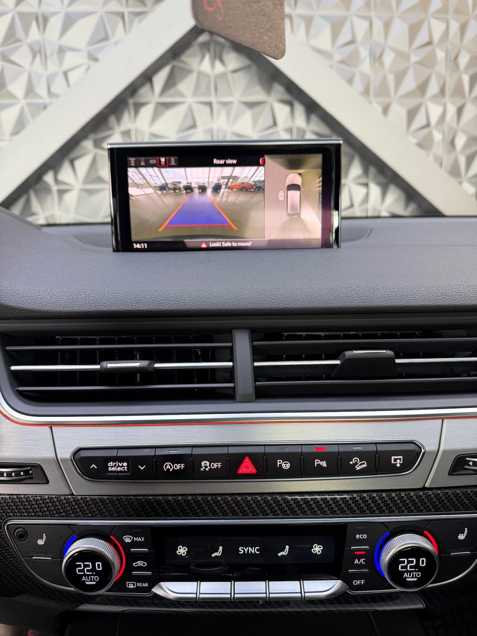 Audi SQ7 QUATTRO * MAXTON * ПАНОРАМА * HEAD UP * BOSE, снимка 10 - Автомобили и джипове - 53889766