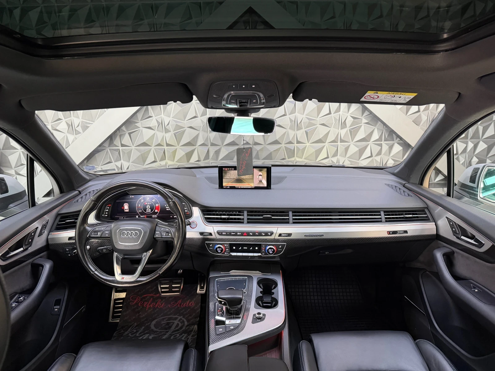 Audi SQ7 QUATTRO * MAXTON * ПАНОРАМА * HEAD UP * BOSE, снимка 6 - Автомобили и джипове - 53889766