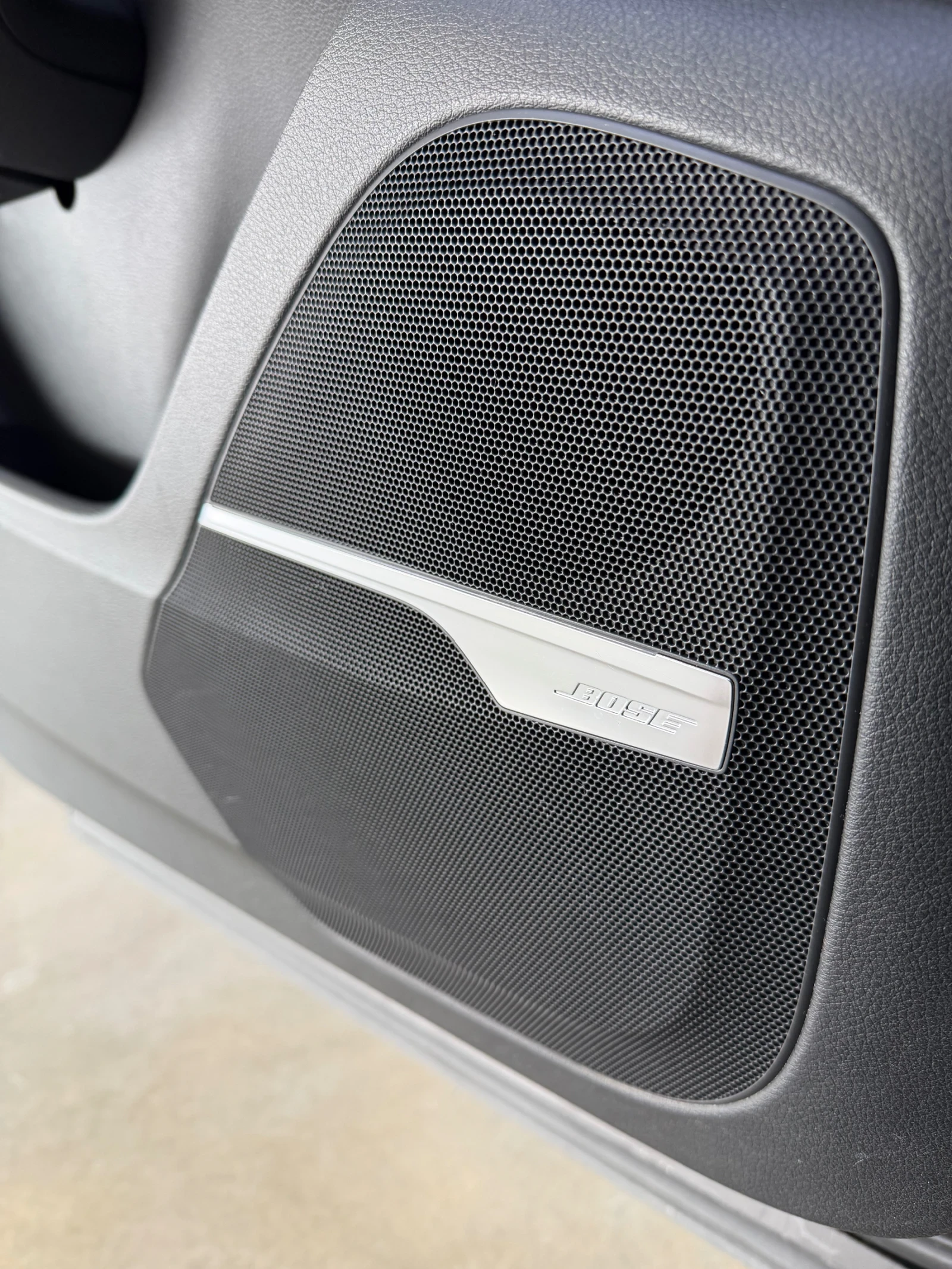 Audi SQ7 QUATTRO * MAXTON * ПАНОРАМА * HEAD UP * BOSE, снимка 14 - Автомобили и джипове - 53889766