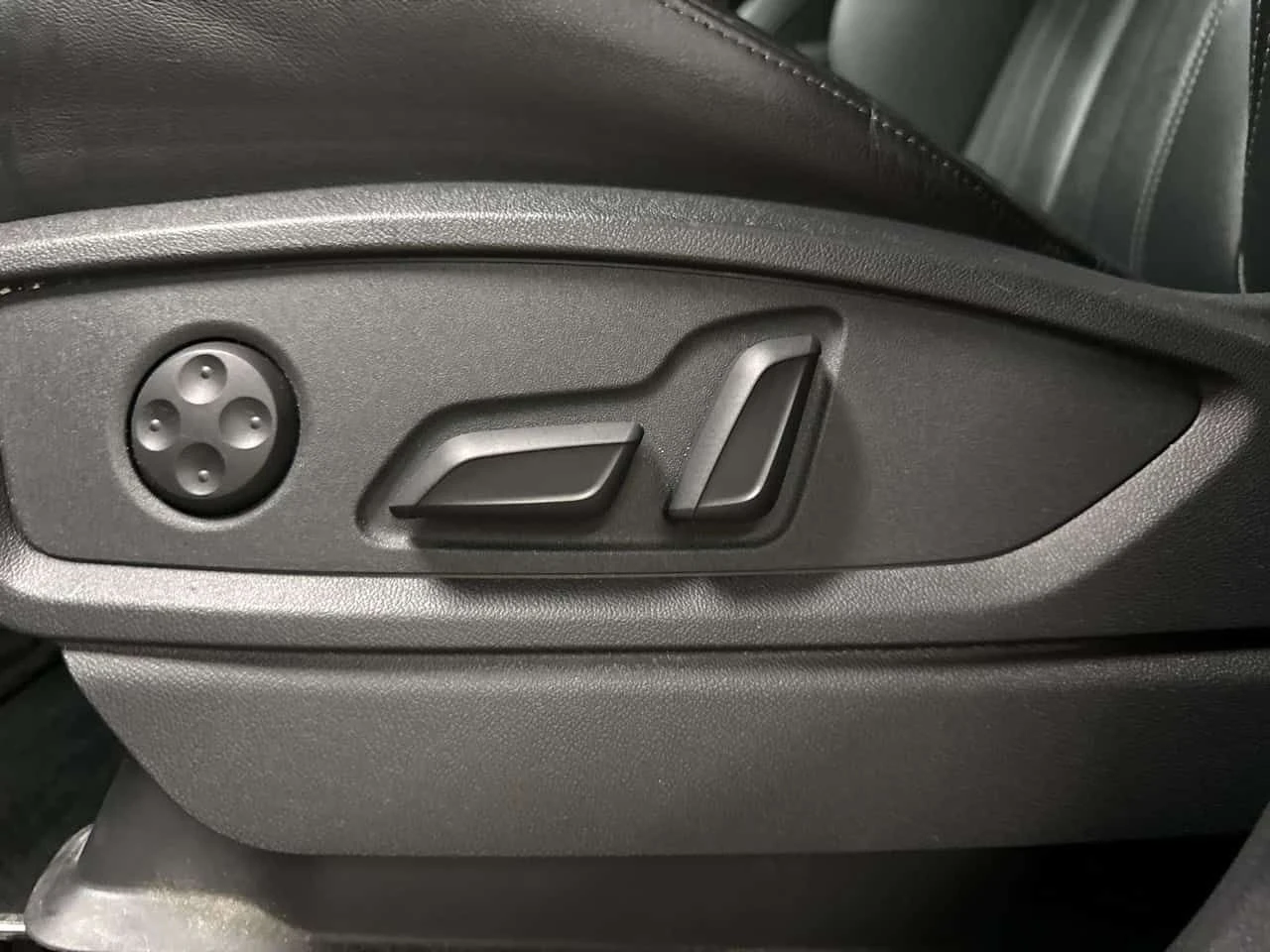 Audi Q5 * Progressiv * Фиксирана цена до България * , снимка 14 - Автомобили и джипове - 54207554