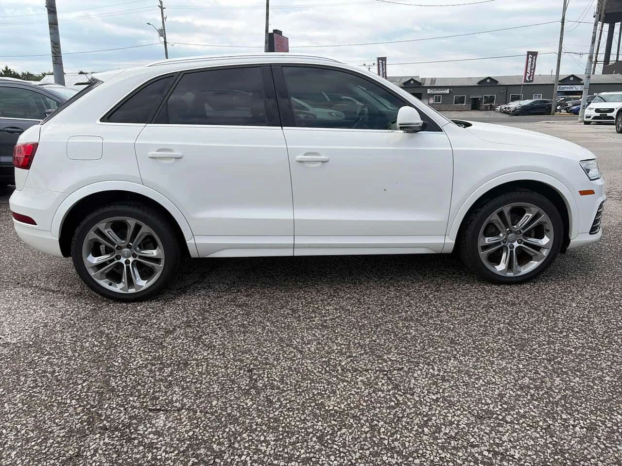 Audi Q3 Progressiv | CARFAX | БЕЗ ПЪРВОНАЧАЛНА ВНОСКА, снимка 6 - Автомобили и джипове - 55054197