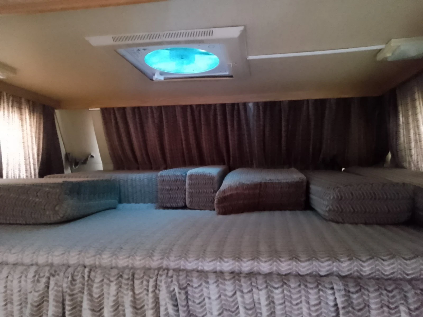 Кемпер Peugeot J5 с ГАЗ, снимка 8 - Каравани и кемпери - 53982650