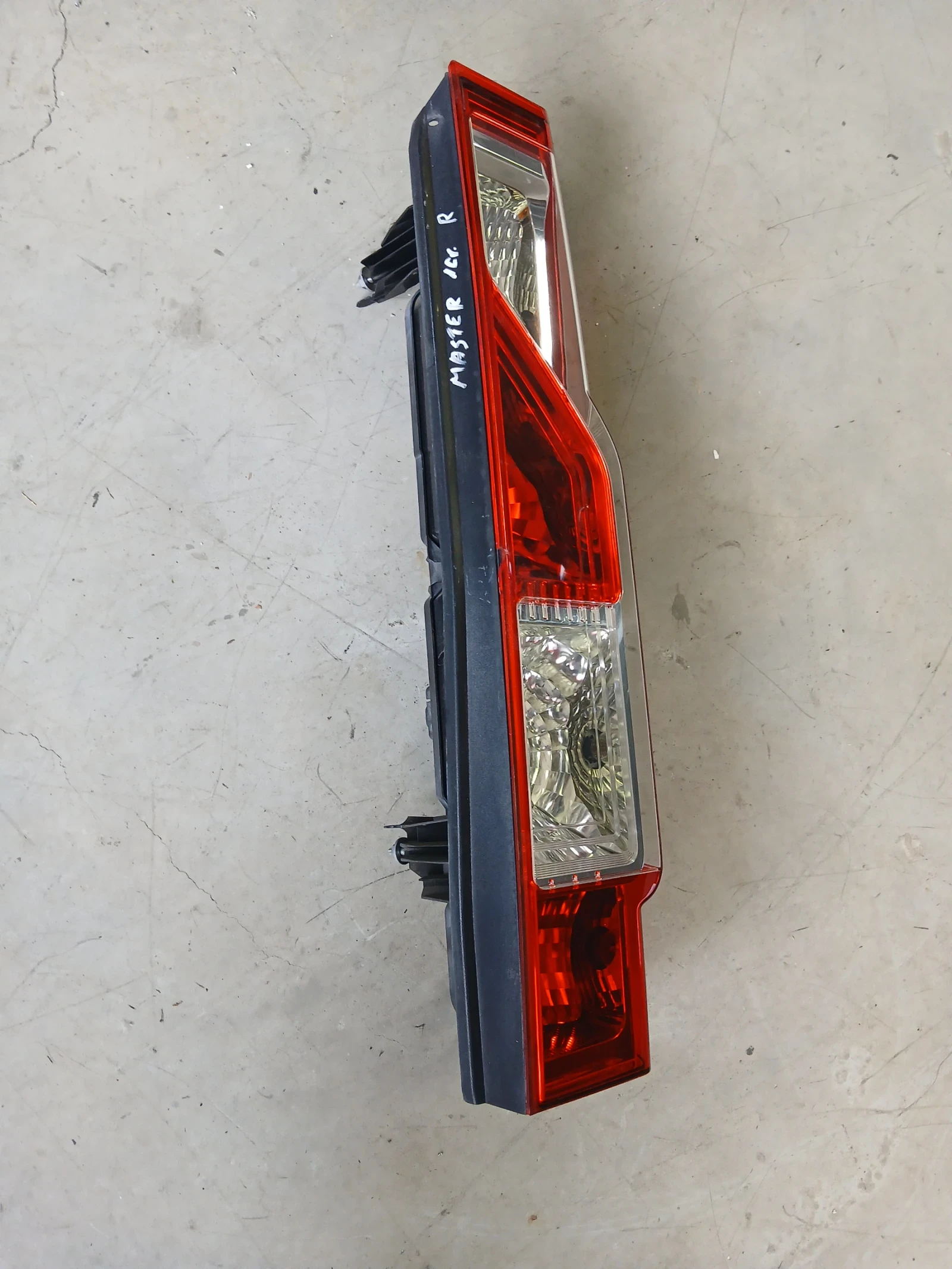 Стоп десен Renault Master 2016г , снимка 2 - Части - 55169319