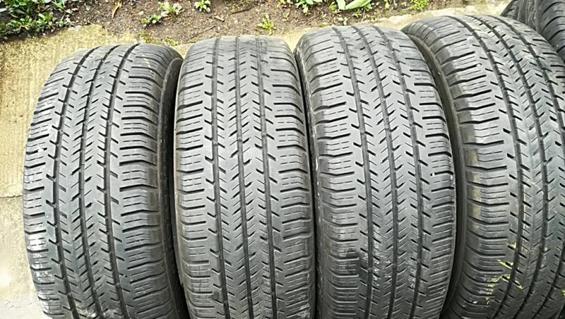 Гуми Летни 215/65R15, снимка 3 - Гуми и джанти - 25086497