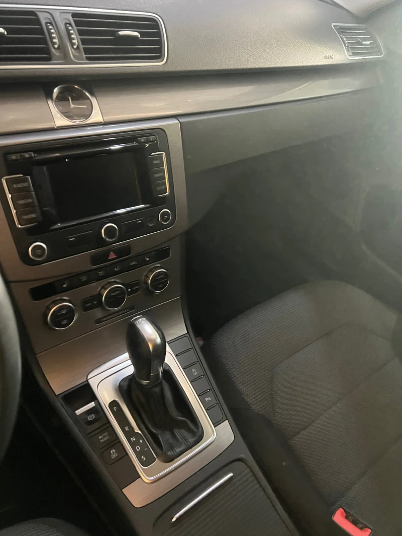 VW Passat 2.0TDI, снимка 8 - Автомобили и джипове - 40402534