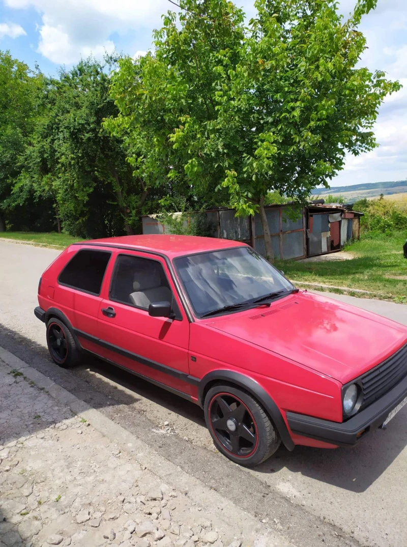 VW Golf 1.8 моно инжекция, снимка 1 - Автомобили и джипове - 47782104