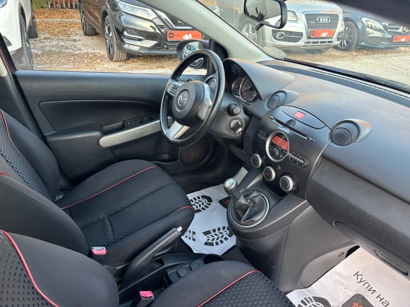 Mazda 2 1, 3 i, снимка 11 - Автомобили и джипове - 47869140