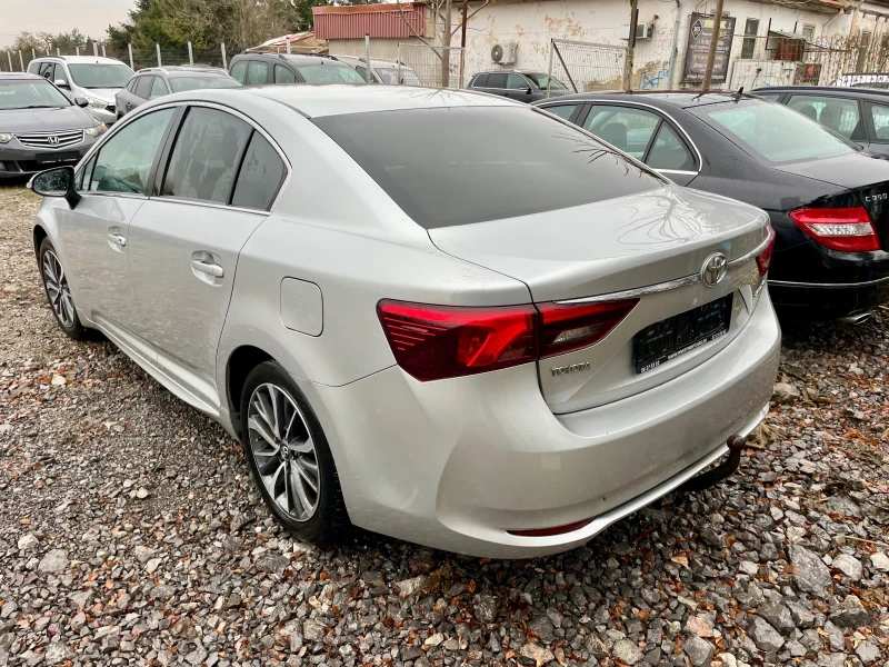 Toyota Avensis 2.0 D4D навигация камера, снимка 3 - Автомобили и джипове - 48256415