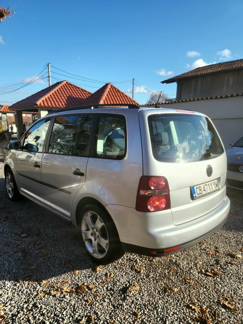 VW Touran 1.9 TDI Напълно Обслужен , снимка 5 - Автомобили и джипове - 48312158