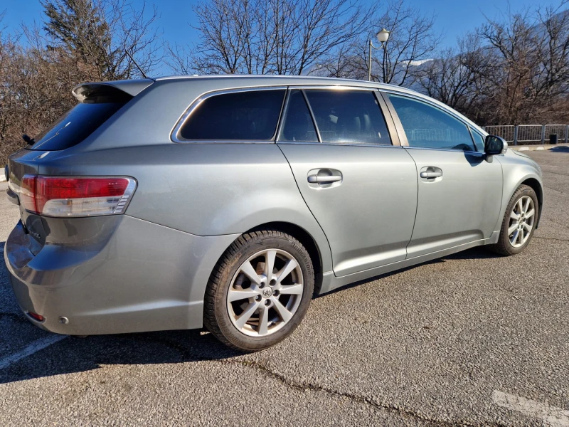 Toyota Avensis 2.2 D4D T27, снимка 2 - Автомобили и джипове - 48488791