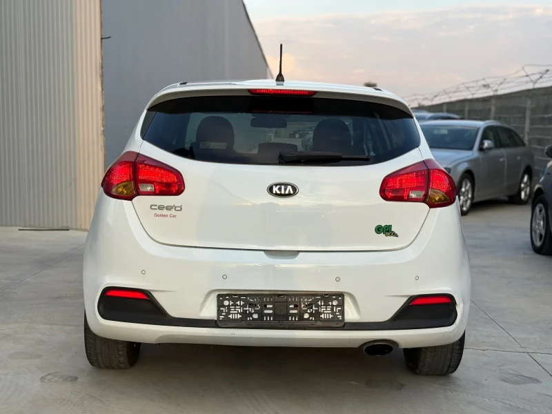 Kia Ceed 1.4 CVVT 16V* GAZ* Full Service* , снимка 4 - Автомобили и джипове - 51488392