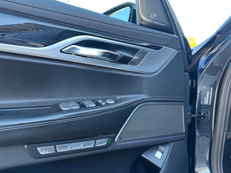 BMW 740 d xDrive Carbon core, снимка 13 - Автомобили и джипове - 52262811