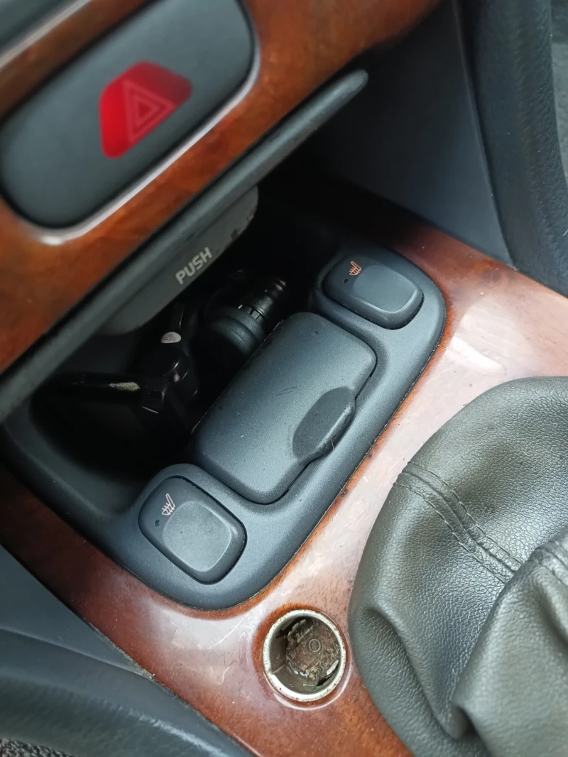 Volvo V70 V70XC, снимка 4 - Автомобили и джипове - 52581407