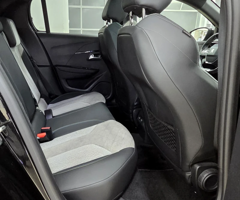 Peugeot 208 GT line/FullLED/Navi/360/Pano/VirtC/ACC, снимка 10 - Автомобили и джипове - 53155737