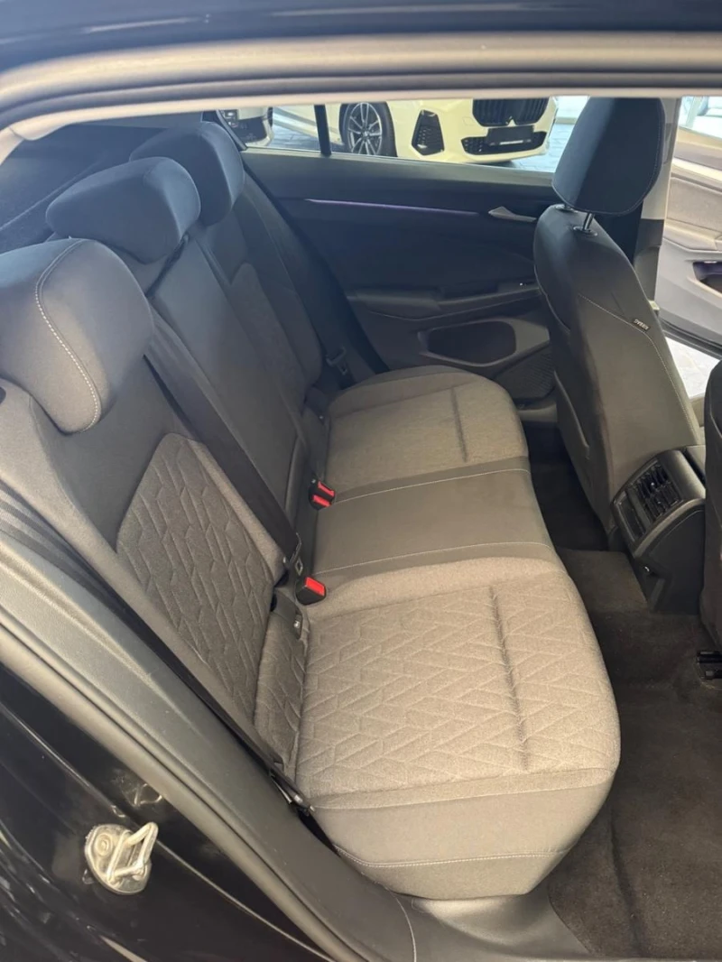 VW Golf 1.5TSI* LED* CAM* DISTR* CARPLAY* , снимка 10 - Автомобили и джипове - 53454600