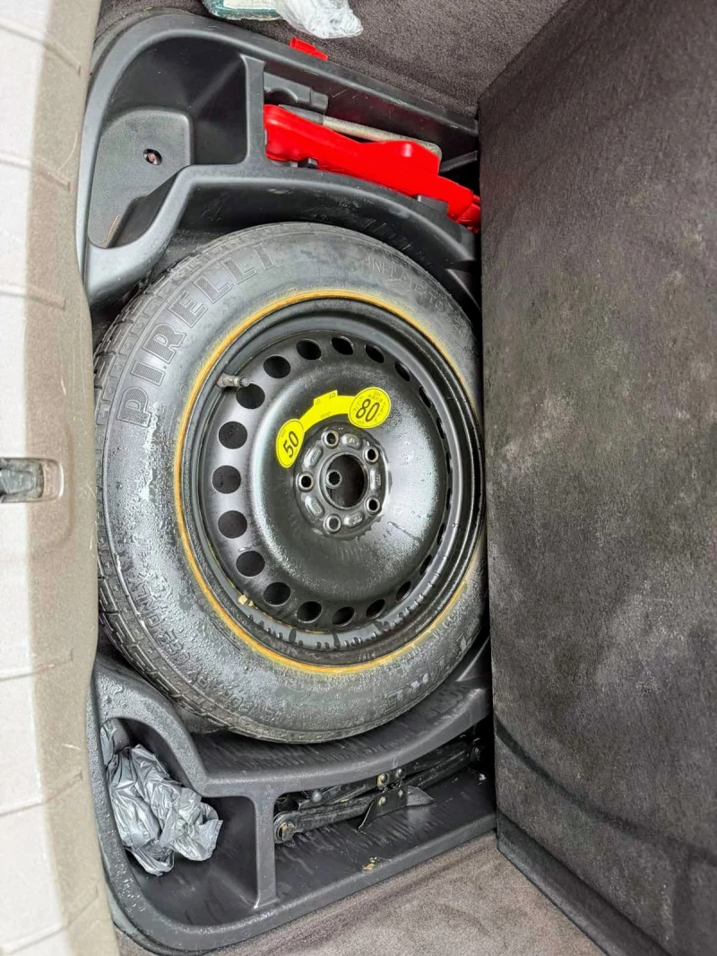 Volvo C30 2.0, D3, снимка 11 - Автомобили и джипове - 53579491