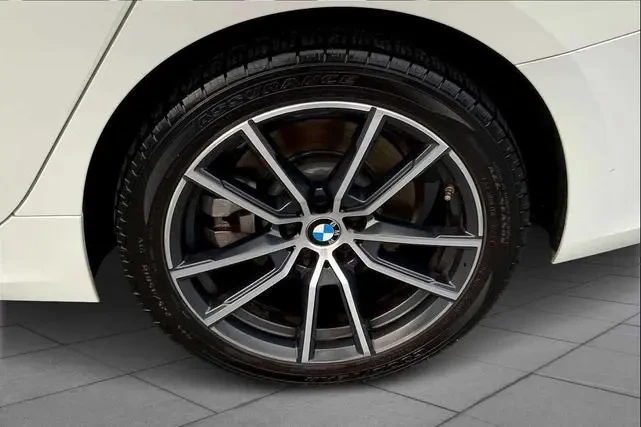 BMW 330 i - изображение 6
