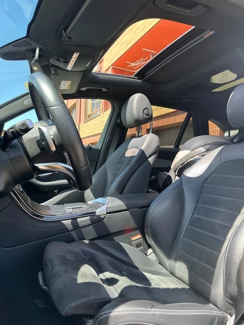 Mercedes-Benz GLC 200 AMG/DISTRONIC/ПАНОРАМА/МЪРТВА ТОЧКА/DIGITAL, снимка 9 - Автомобили и джипове - 55190963