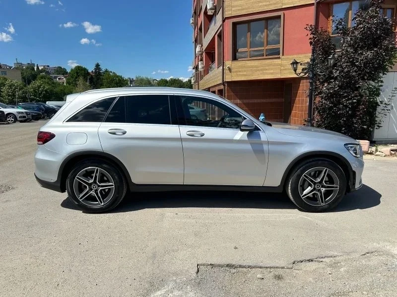 Mercedes-Benz GLC 200 AMG/DISTRONIC/ПАНОРАМА/МЪРТВА ТОЧКА/DIGITAL, снимка 7 - Автомобили и джипове - 55190963