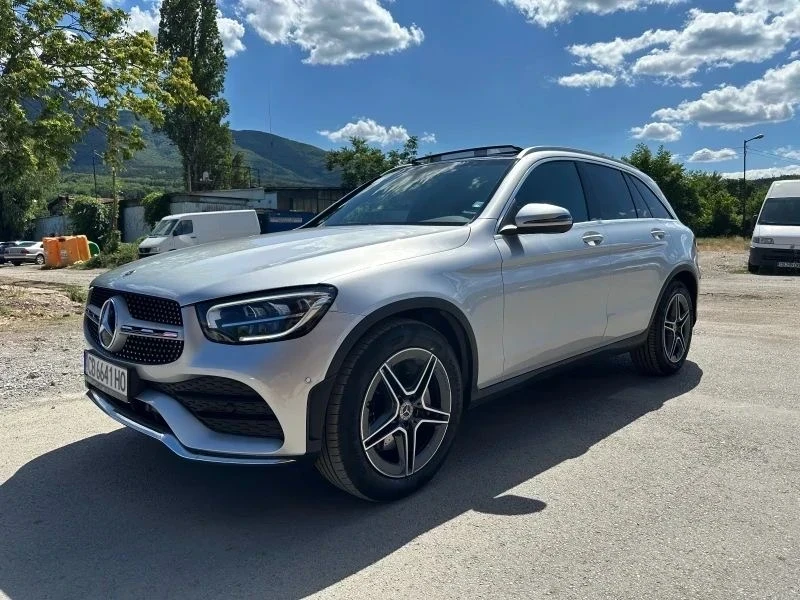 Mercedes-Benz GLC 200 AMG/DISTRONIC/ПАНОРАМА/МЪРТВА ТОЧКА/DIGITAL, снимка 2 - Автомобили и джипове - 55190963