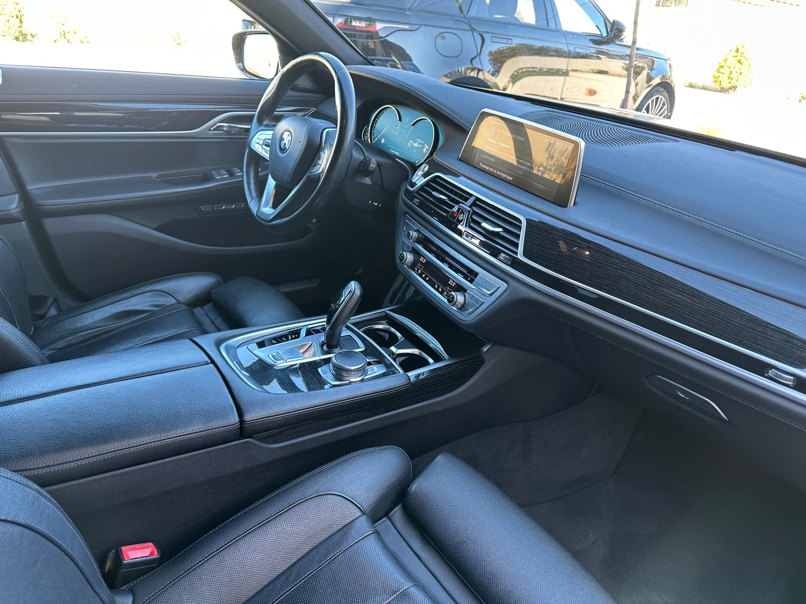 BMW 740 d xDrive Carbon core - изображение 9