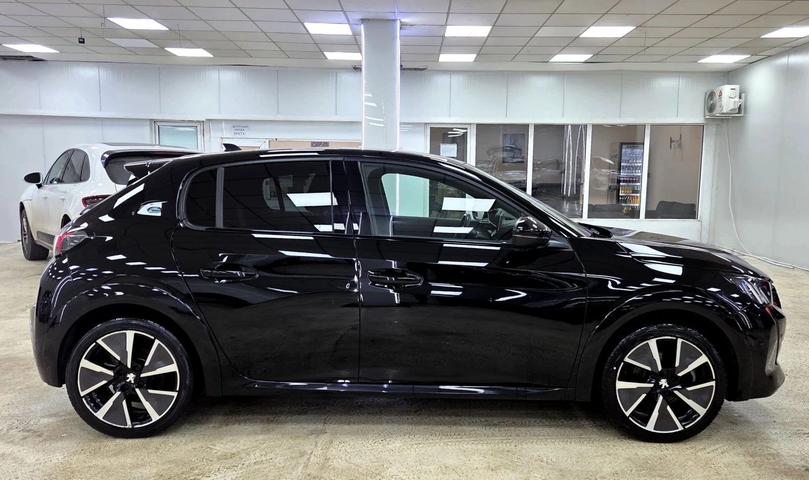 Peugeot 208 е/GT line/В ГАРАНЦИЯ/Navi/Camera 360 - изображение 2