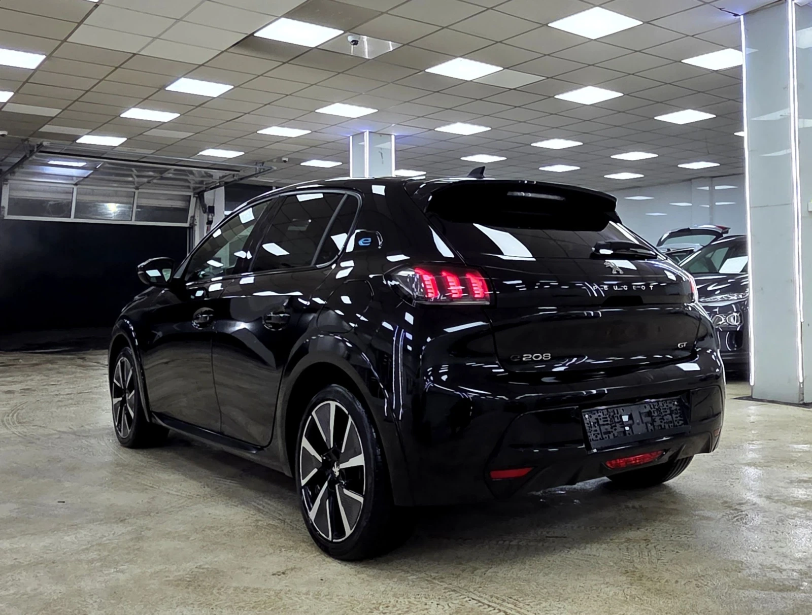 Peugeot 208 е/GT line/В ГАРАНЦИЯ/Navi/Camera 360 - изображение 4