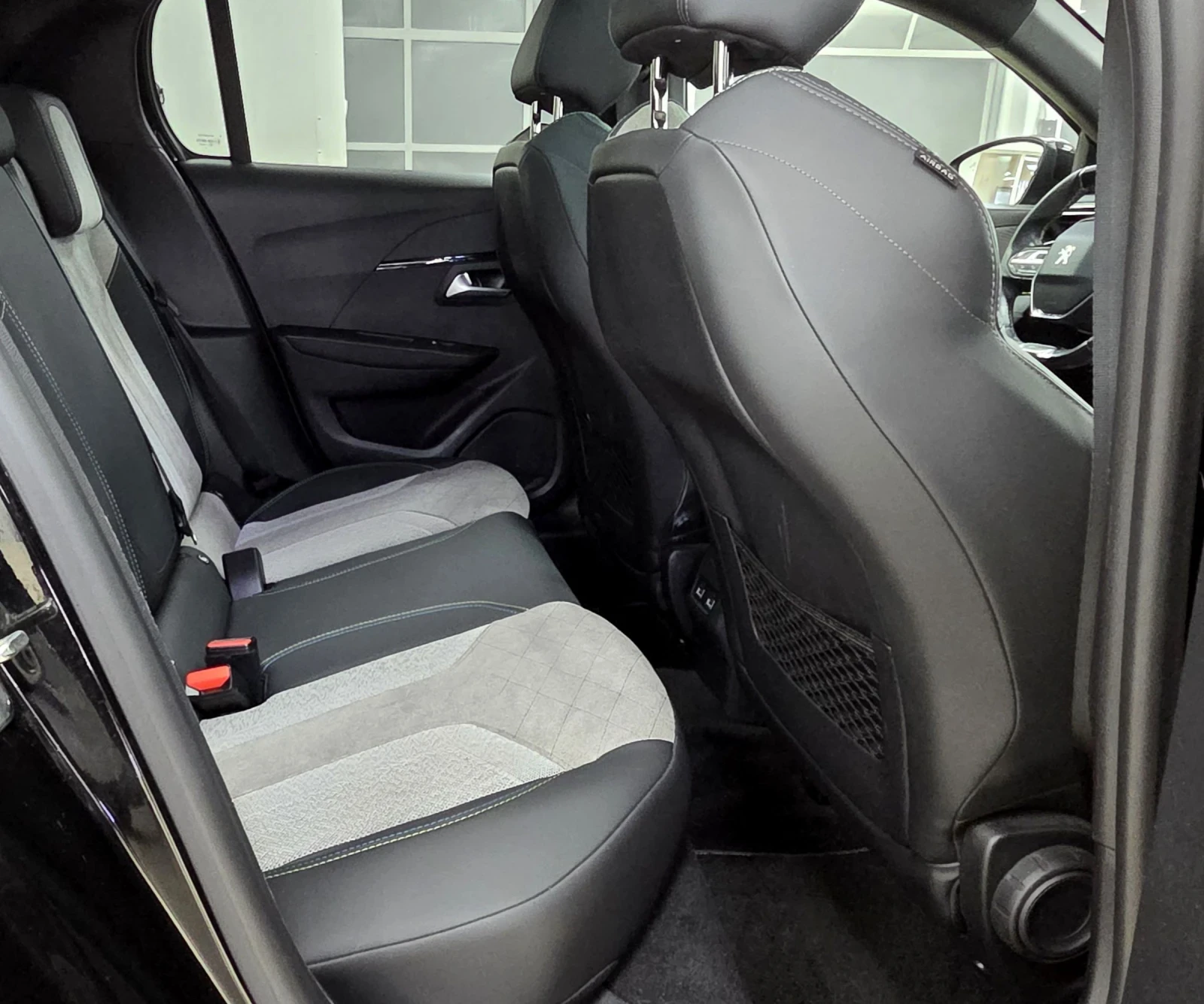 Peugeot 208 е/GT line/В ГАРАНЦИЯ/Navi/Camera 360 - изображение 10