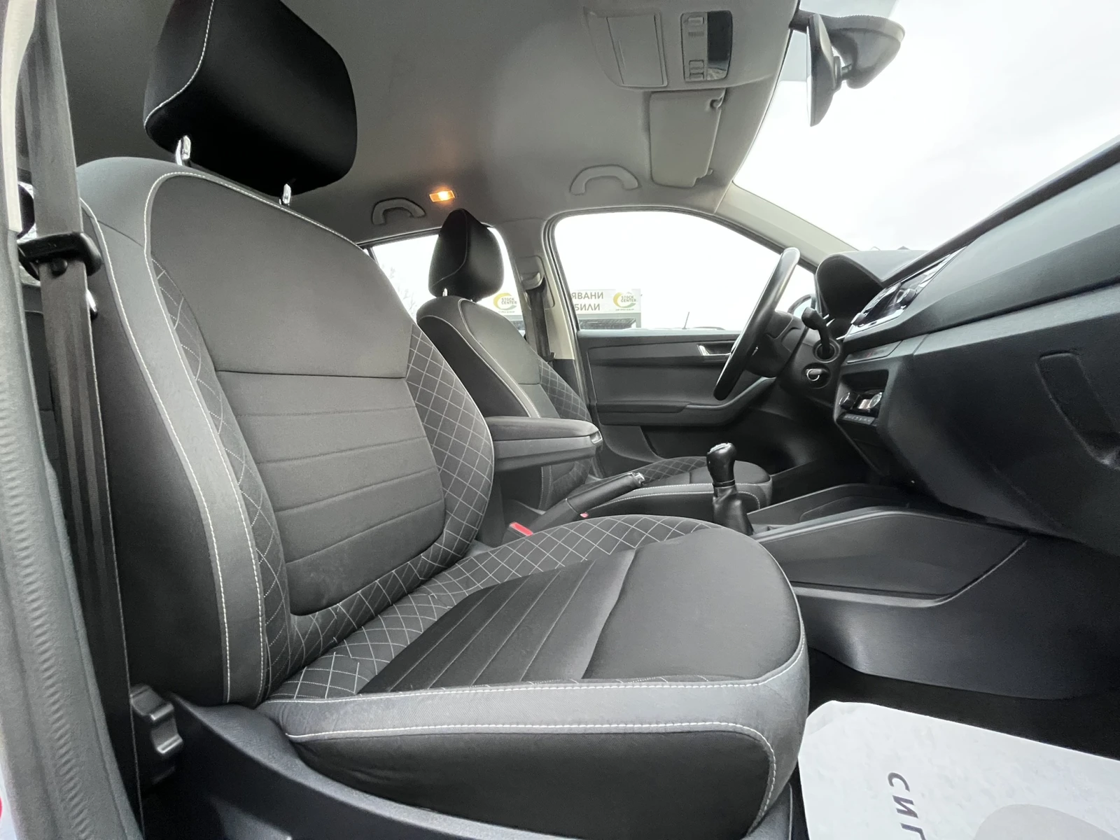 Skoda Fabia MPI, снимка 11 - Автомобили и джипове - 53727126