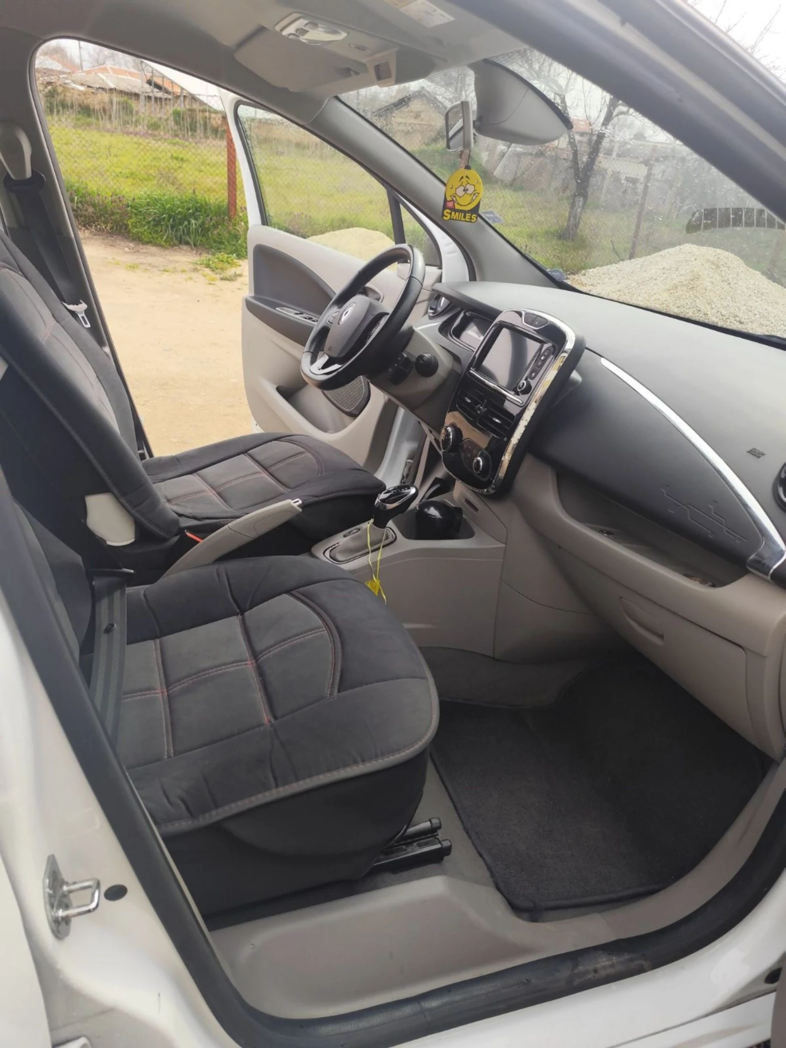 Renault Zoe, снимка 8 - Автомобили и джипове - 53939577