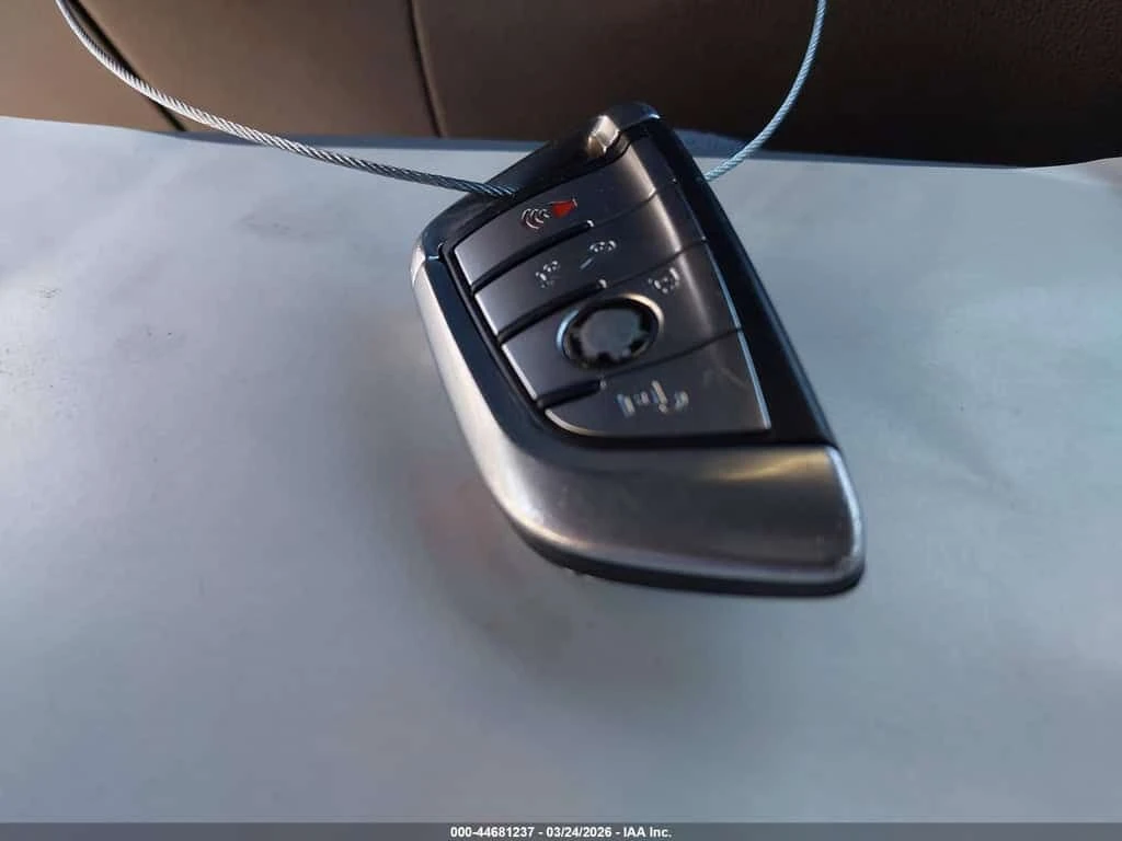 BMW 740 M Пакет/CARFAX/Б58/Пано/Подгрев/, снимка 16 - Автомобили и джипове - 54056942