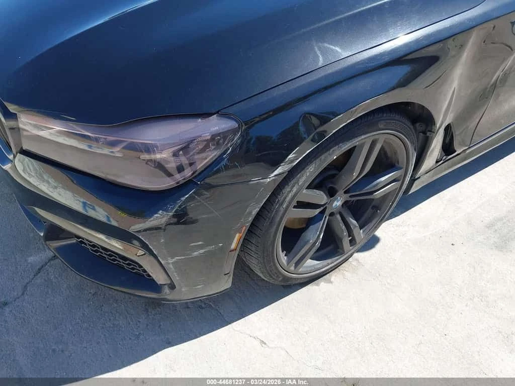 BMW 740 M Пакет/CARFAX/Б58/Пано/Подгрев/, снимка 8 - Автомобили и джипове - 54056942