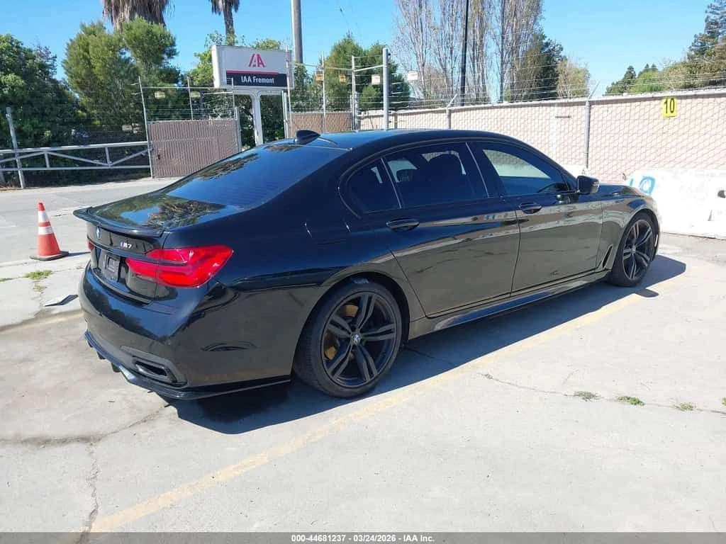 BMW 740 M Пакет/CARFAX/Б58/Пано/Подгрев/, снимка 9 - Автомобили и джипове - 54056942