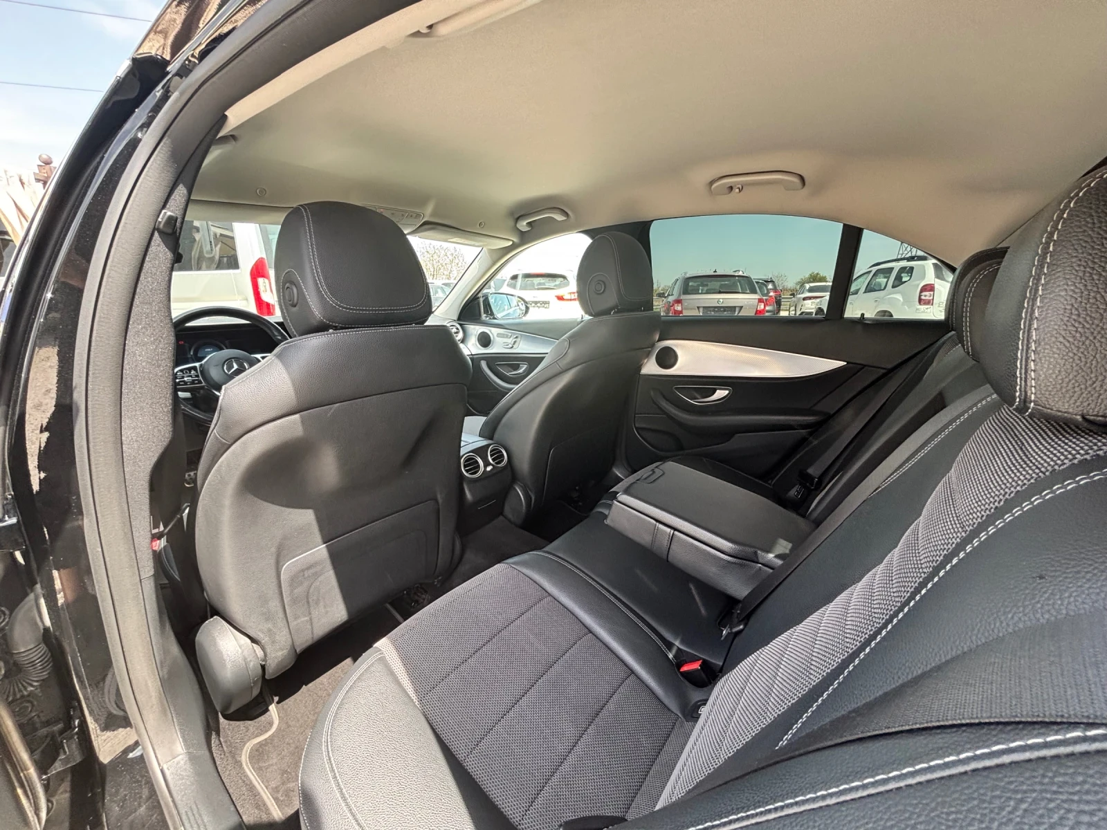 Mercedes-Benz E 220 220/AMG/FULL/TOP, снимка 6 - Автомобили и джипове - 54227698