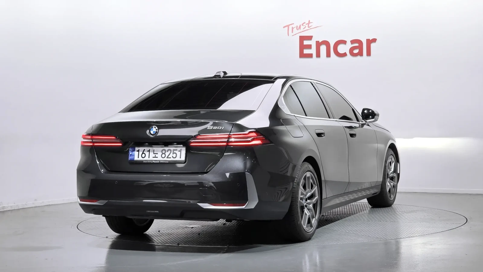 BMW 520 * B48 * 360 * HUD * ОБДУХВАНЕ * ПАНОРАМА , снимка 3 - Автомобили и джипове - 54741000