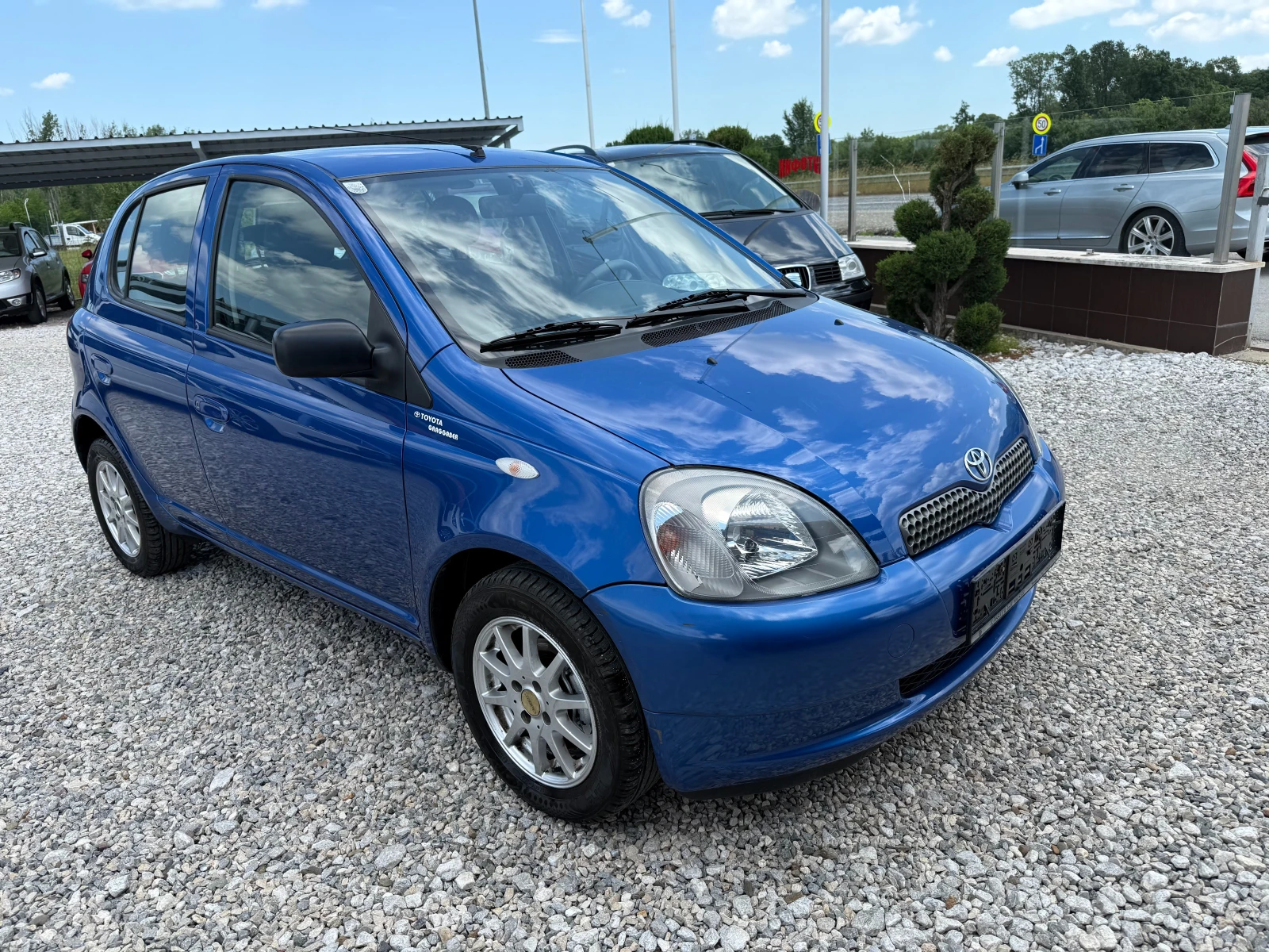 Toyota Yaris 1, 0I КЛИМАТИК !! РЕАЛНИ 120000 км, снимка 4 - Автомобили и джипове - 54808660