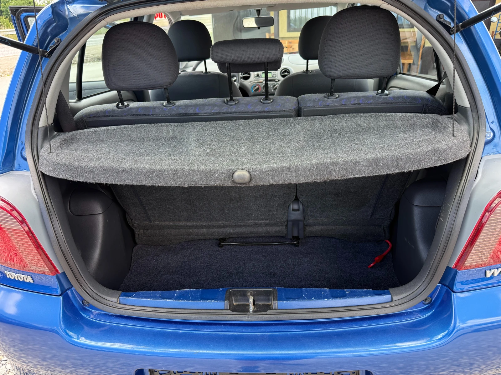 Toyota Yaris 1, 0I КЛИМАТИК !! РЕАЛНИ 120000 км, снимка 11 - Автомобили и джипове - 54808660