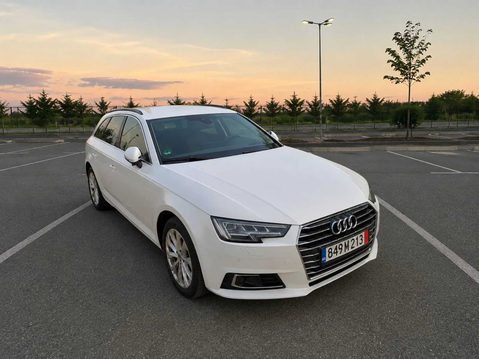 Audi A4 Avant Design ACC Matrix 190 к.с. S tronic 