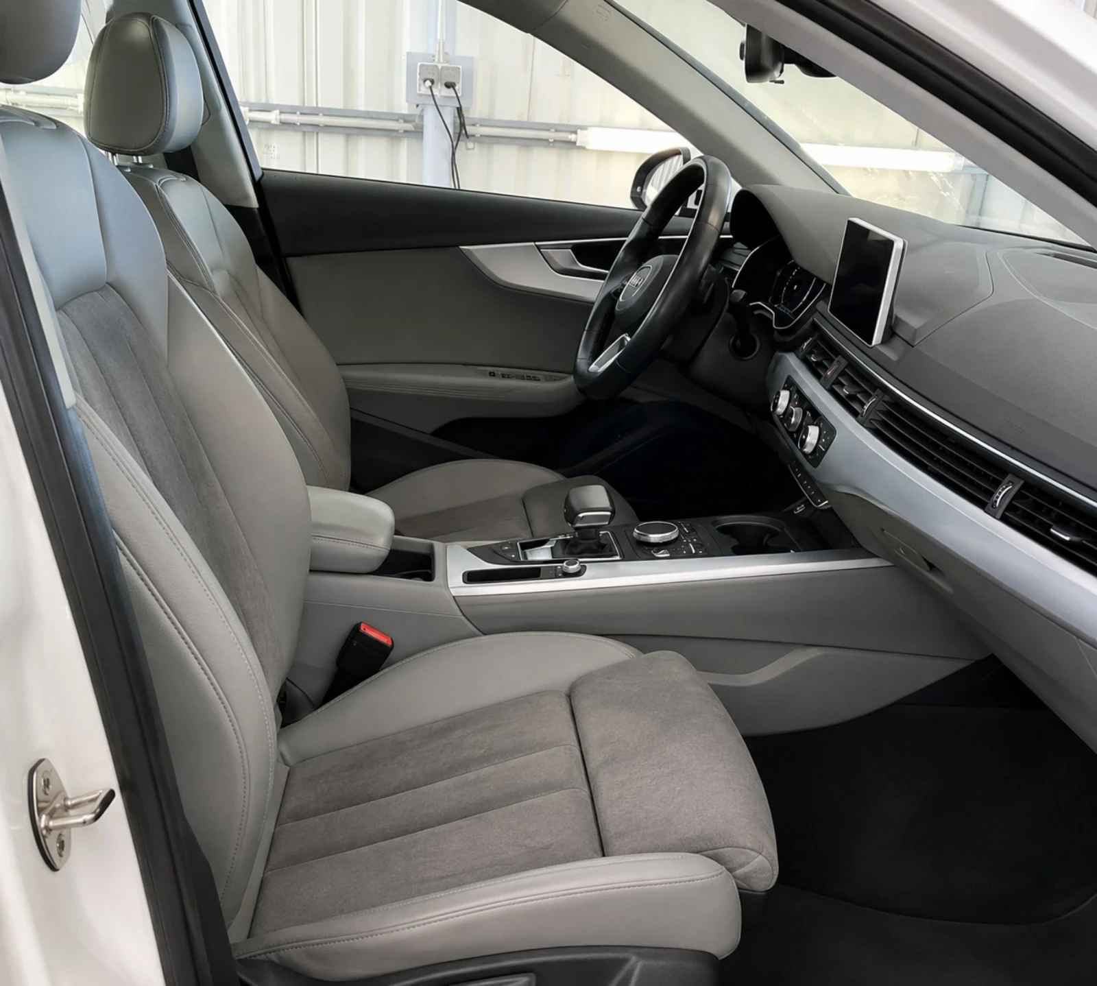 Audi A4 Avant Design ACC Matrix 190 к.с. S tronic , снимка 4 - Автомобили и джипове - 54946052