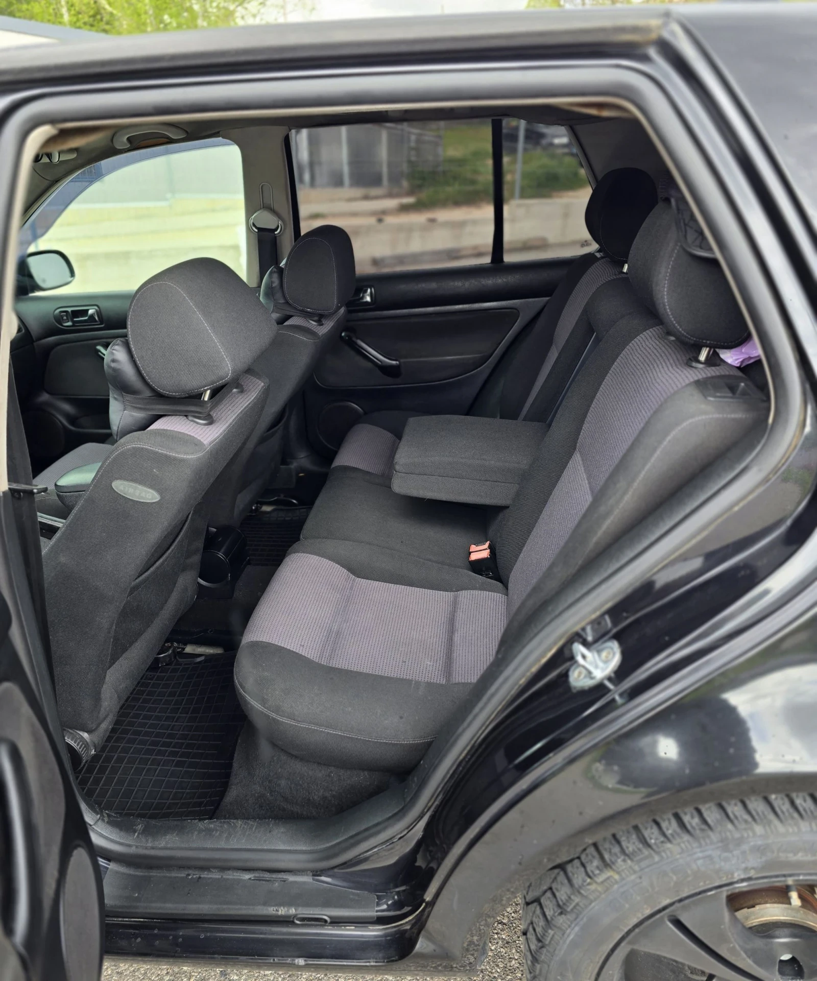 VW Golf 1.9 TDI 131кс. , снимка 11 - Автомобили и джипове - 55084743